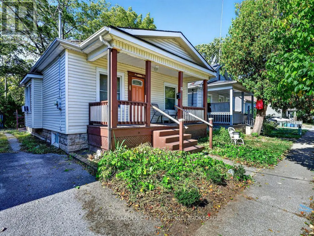 15 RODMAN STREET
