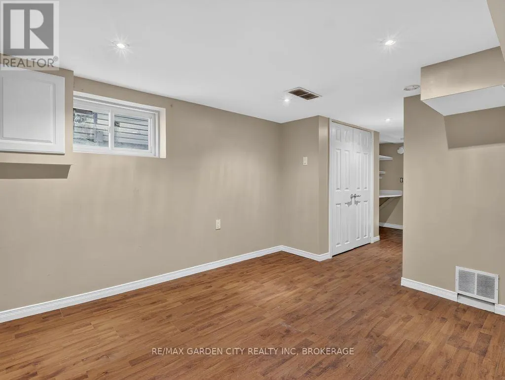15 RODMAN STREET