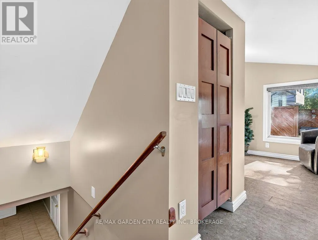 15 RODMAN STREET