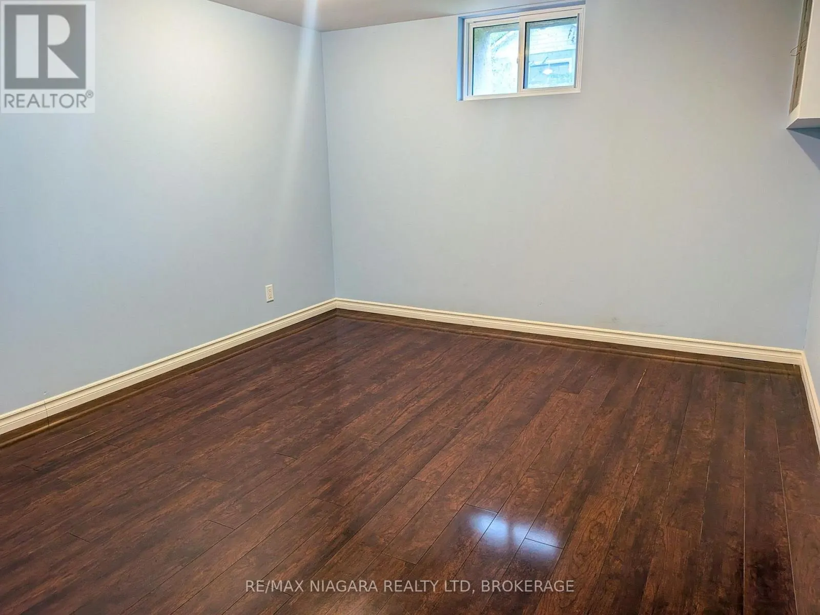 6122 MAYFAIR DRIVE