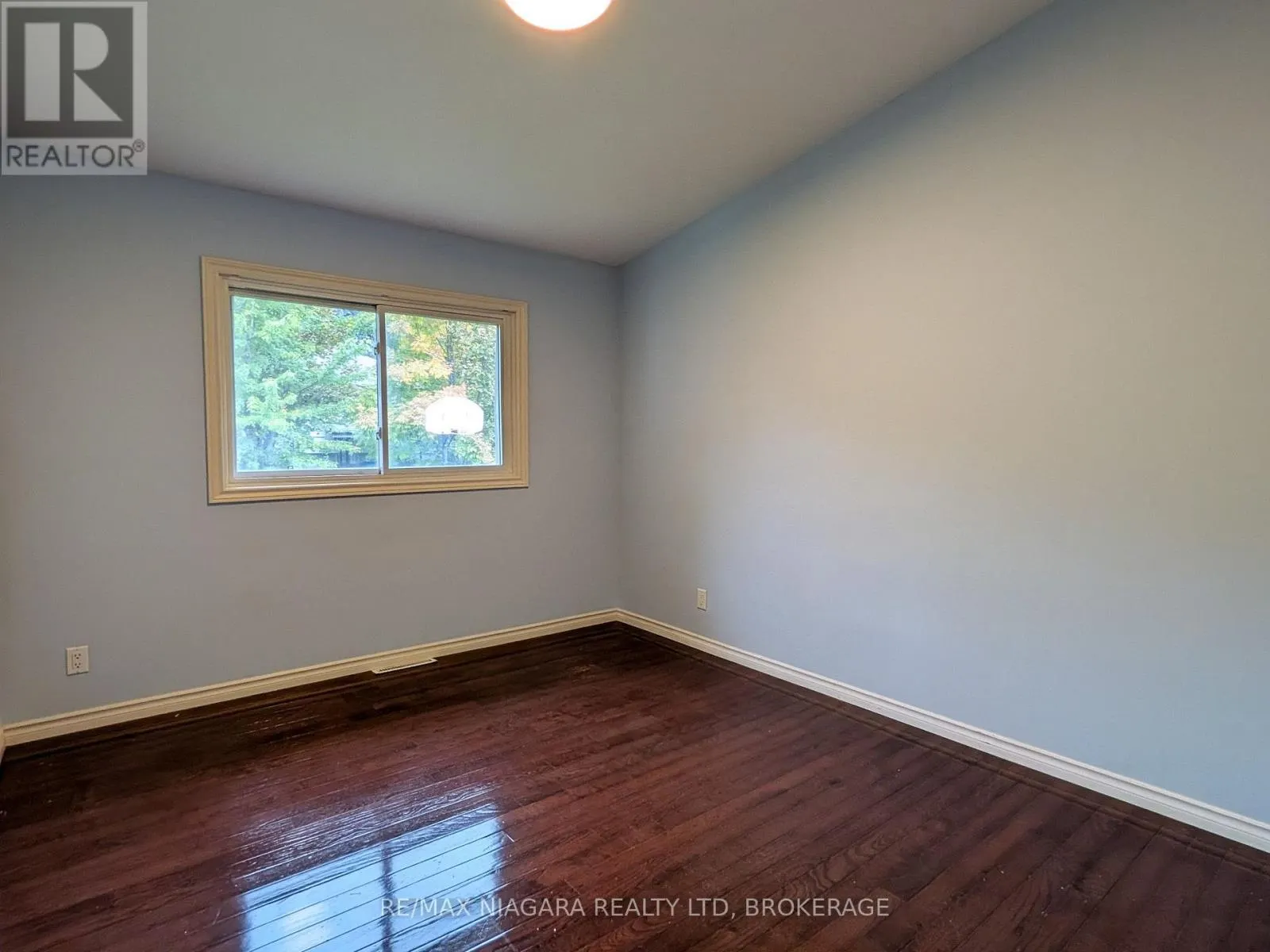 6122 MAYFAIR DRIVE