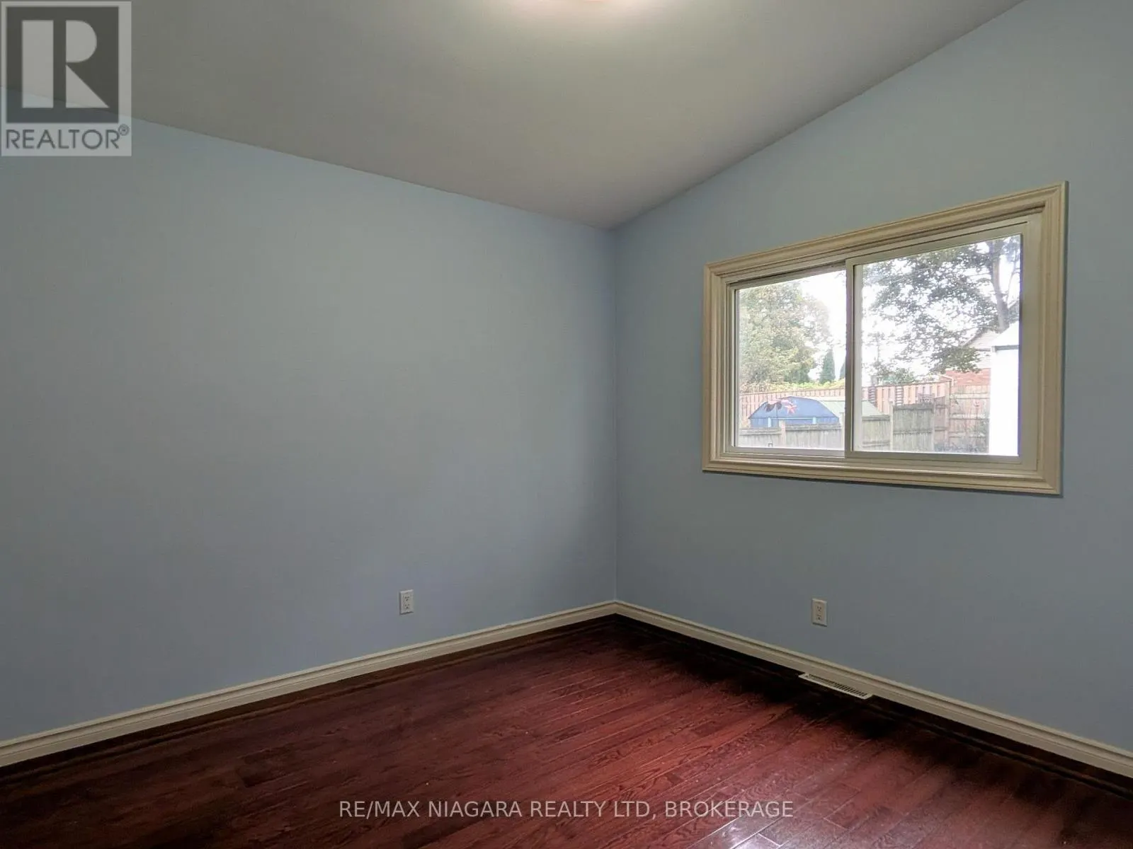 6122 MAYFAIR DRIVE