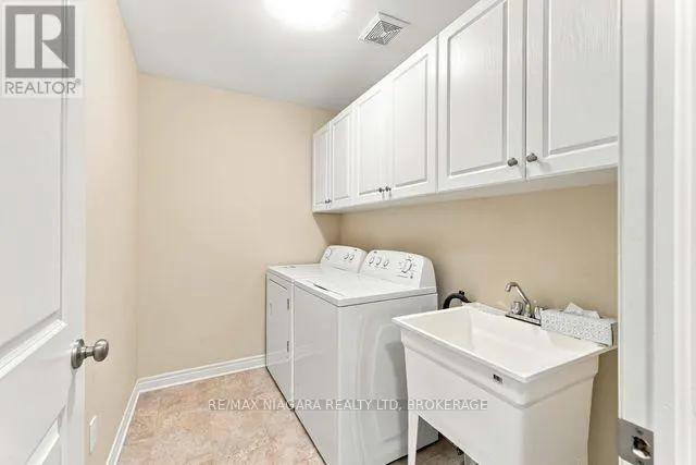50 SHIPVIEW COURT