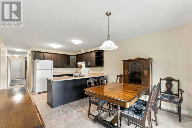 50 SHIPVIEW COURT