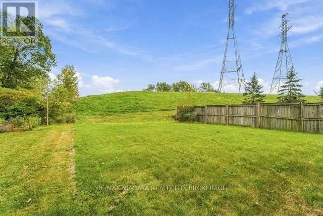 50 SHIPVIEW COURT