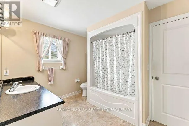 50 SHIPVIEW COURT