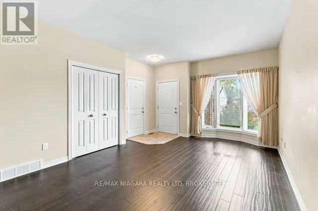 50 SHIPVIEW COURT