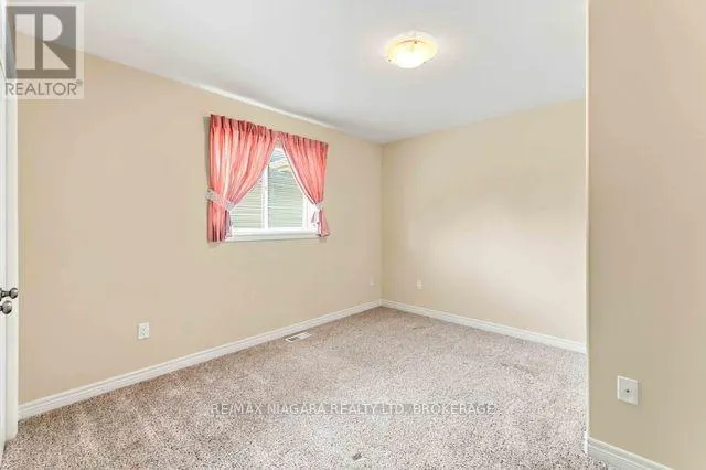 50 SHIPVIEW COURT