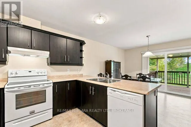 50 SHIPVIEW COURT