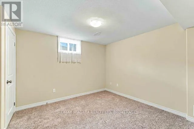 50 SHIPVIEW COURT