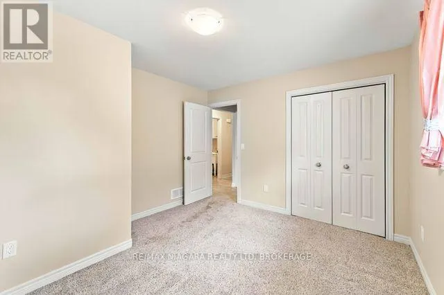 50 SHIPVIEW COURT