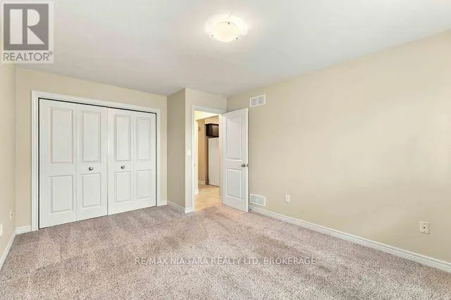 50 SHIPVIEW COURT