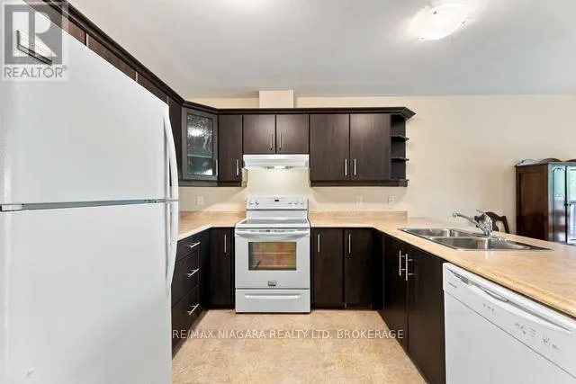 50 SHIPVIEW COURT