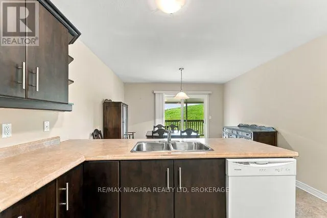 50 SHIPVIEW COURT