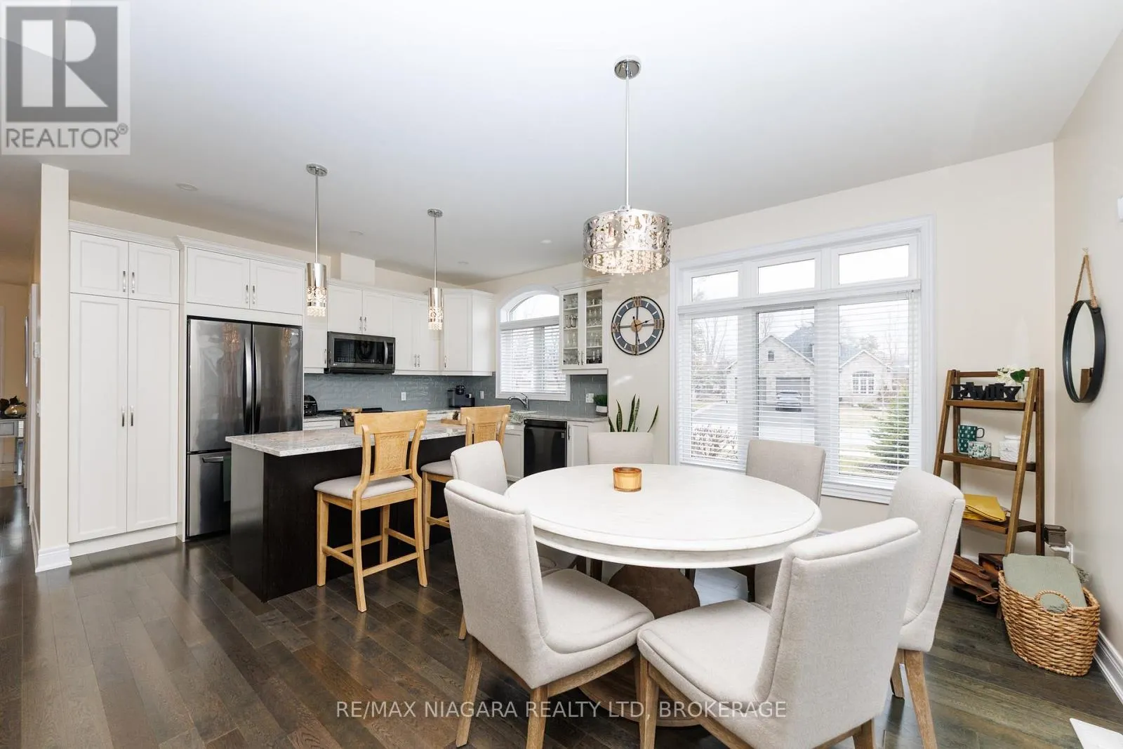 4049 VILLAGE CREEK DRIVE