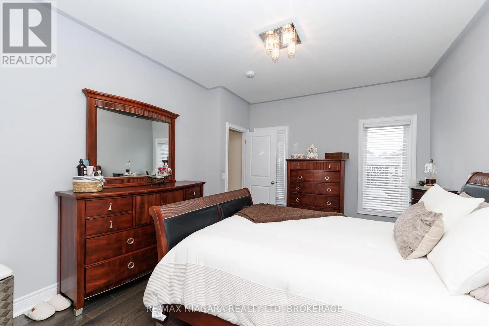 4049 VILLAGE CREEK DRIVE