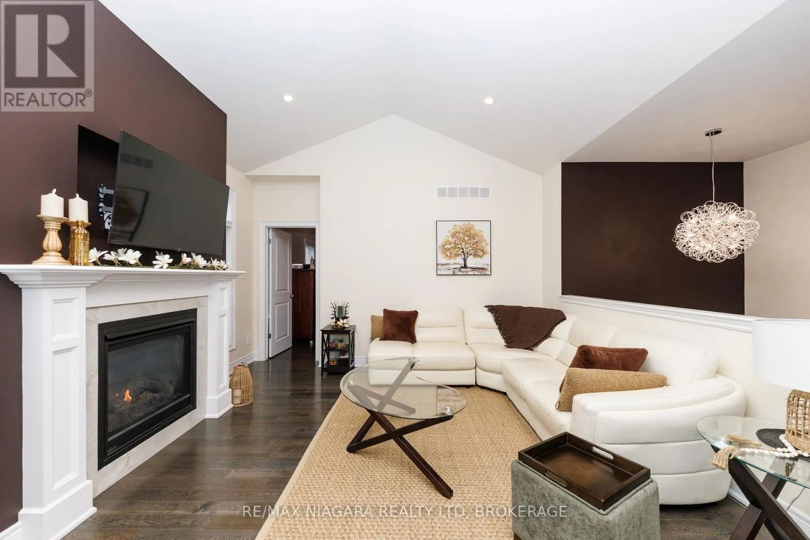 4049 VILLAGE CREEK DRIVE
