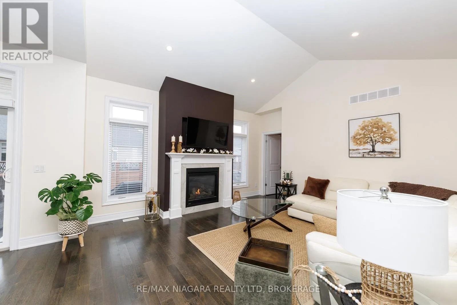4049 VILLAGE CREEK DRIVE