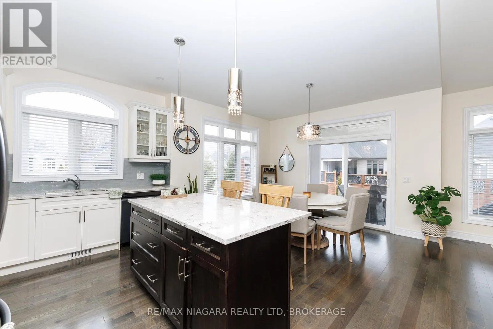 4049 VILLAGE CREEK DRIVE