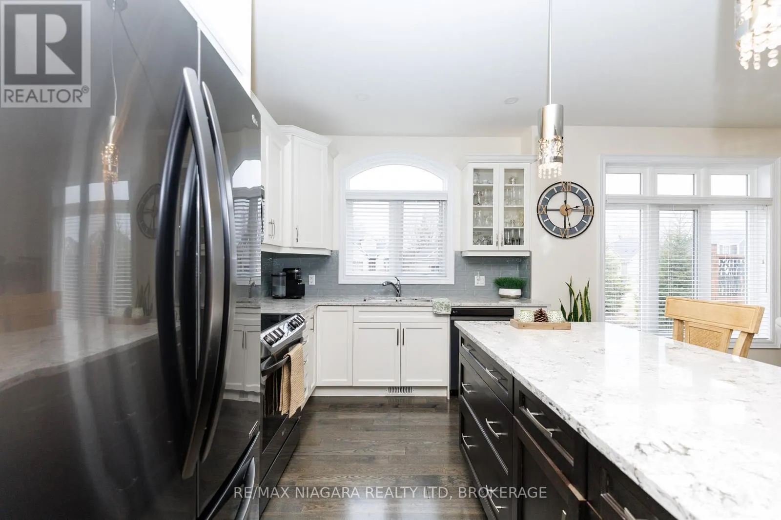 4049 VILLAGE CREEK DRIVE