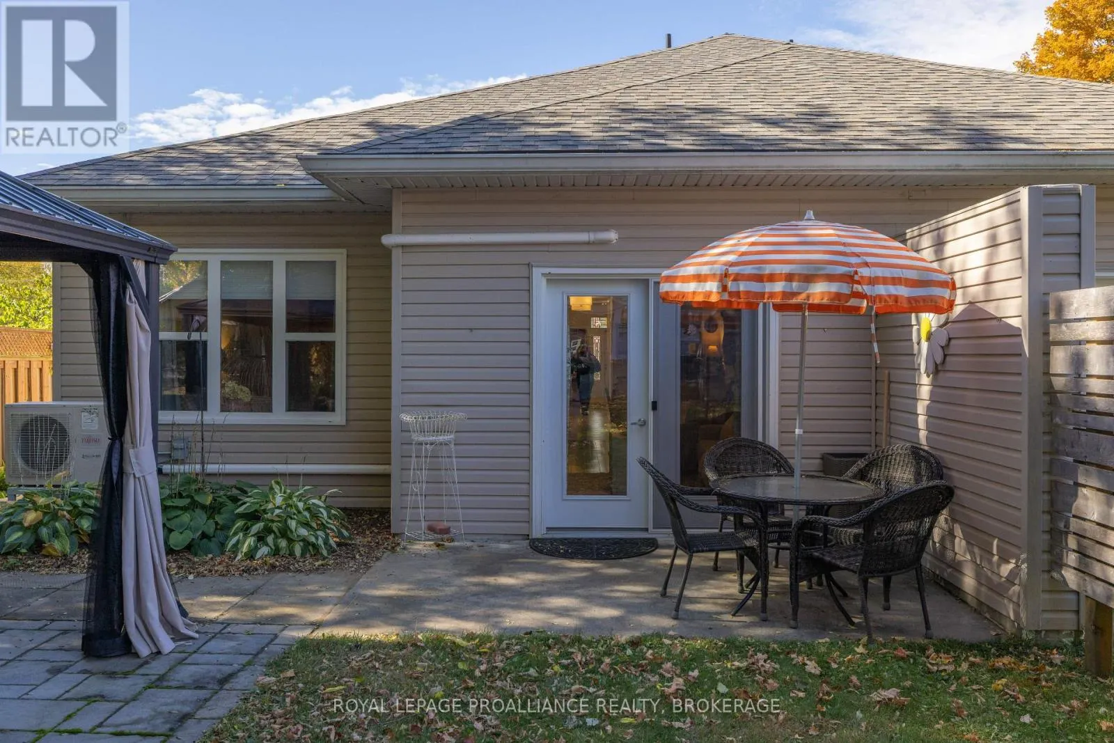 27 VICTORIA AVENUE