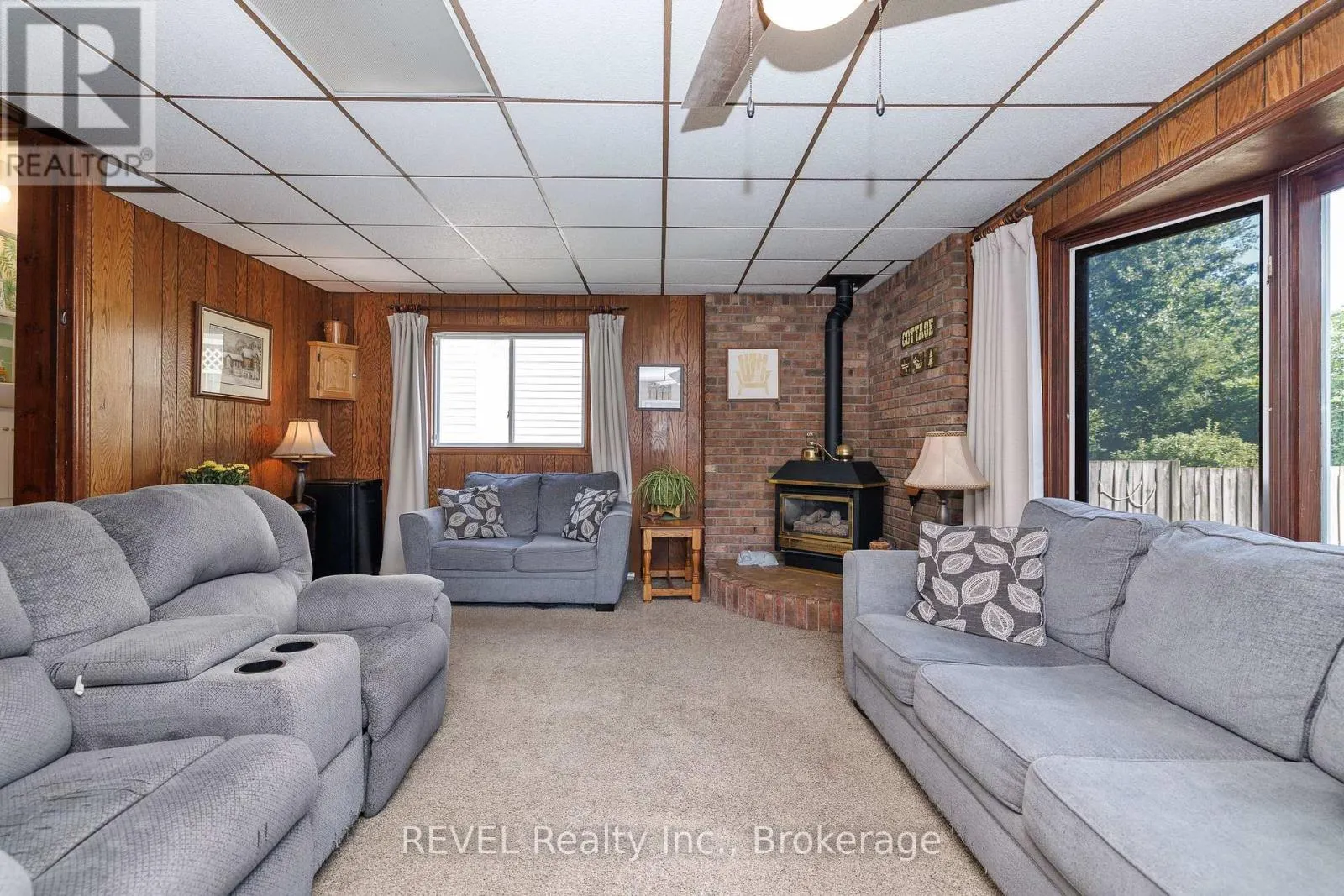 5608 GLAMIS CRESCENT