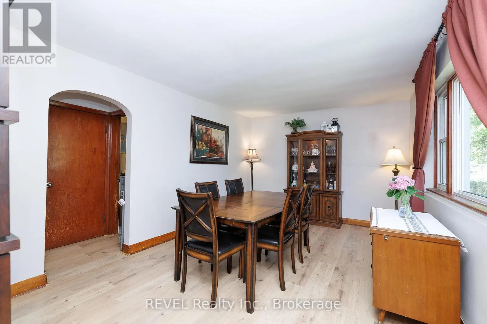 5608 GLAMIS CRESCENT