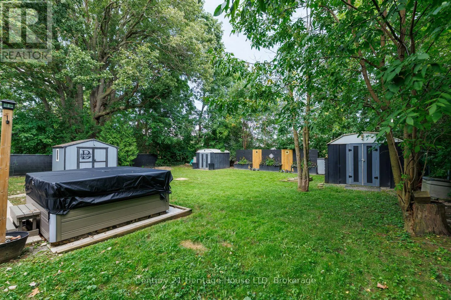 6 GREENOCK CIRCLE