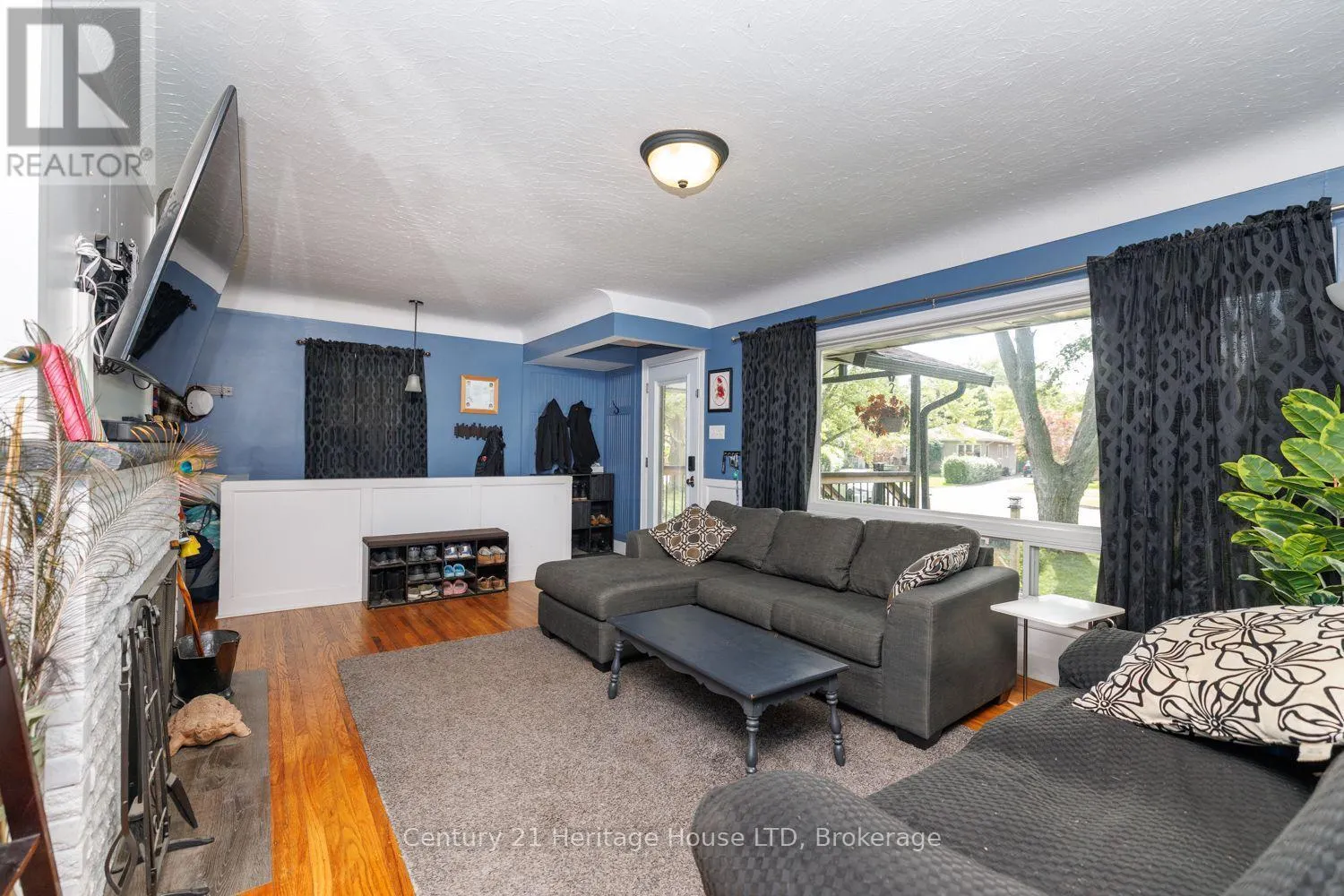 6 GREENOCK CIRCLE