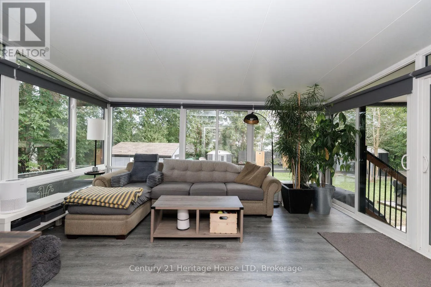 6 GREENOCK CIRCLE