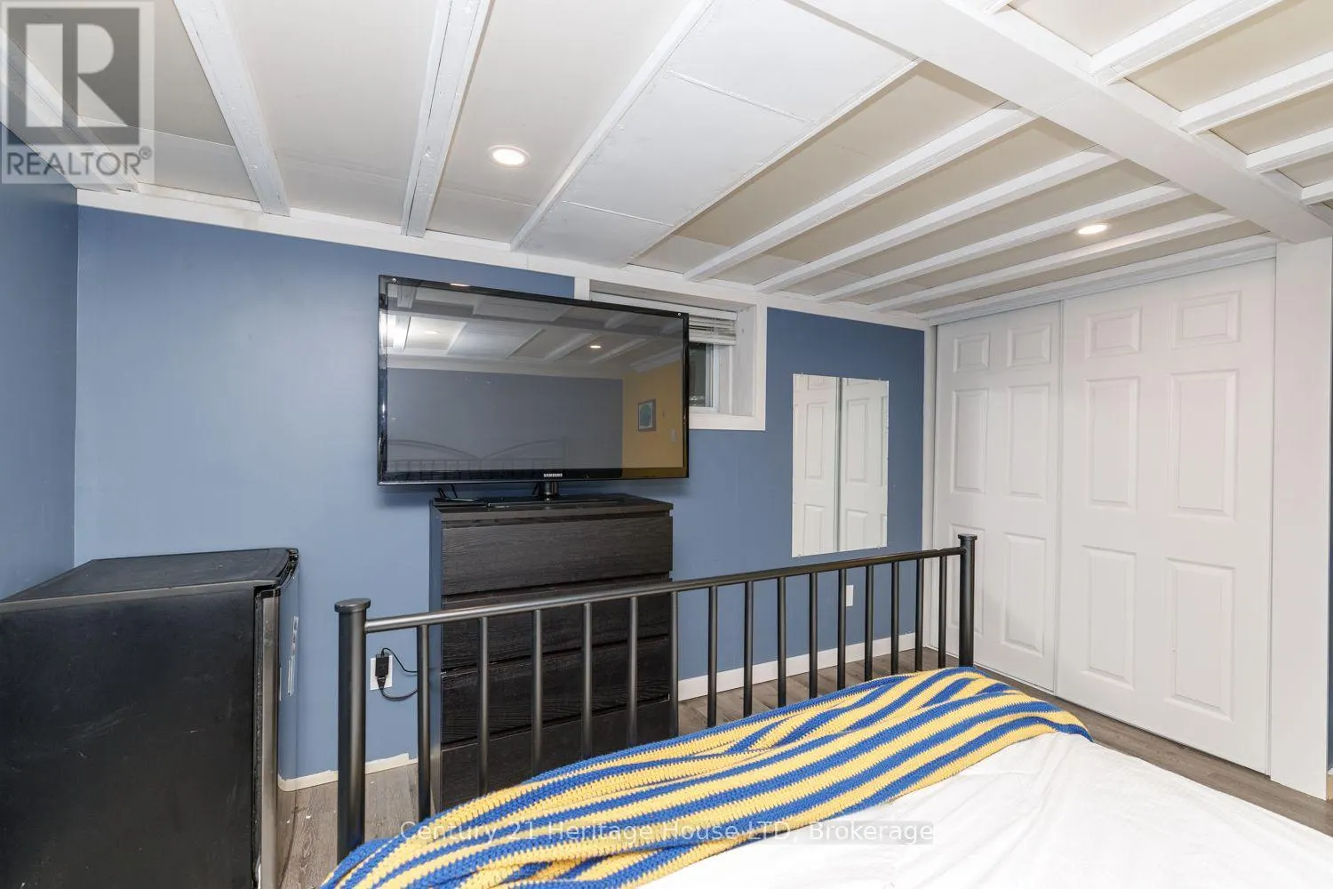 6 GREENOCK CIRCLE