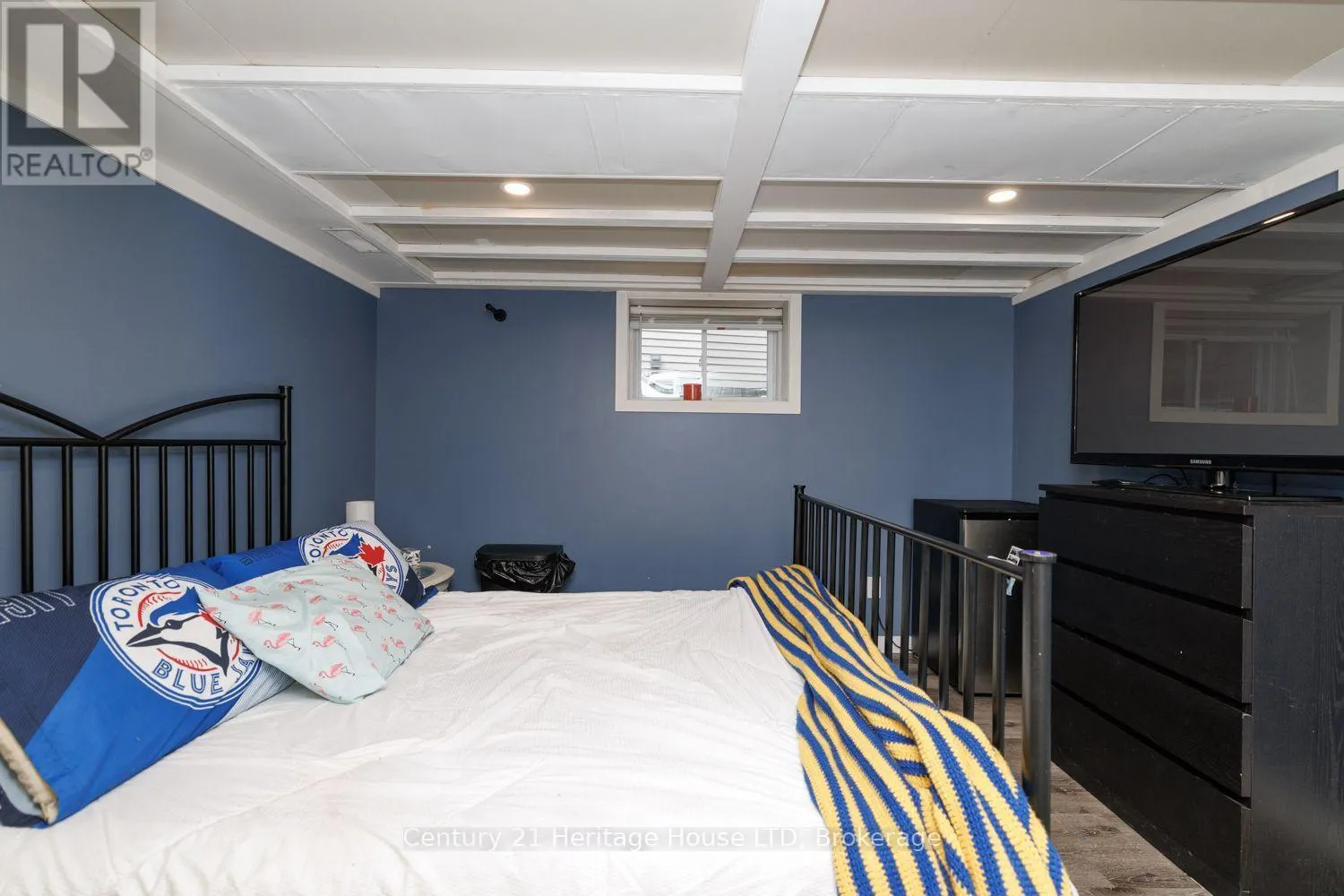 6 GREENOCK CIRCLE