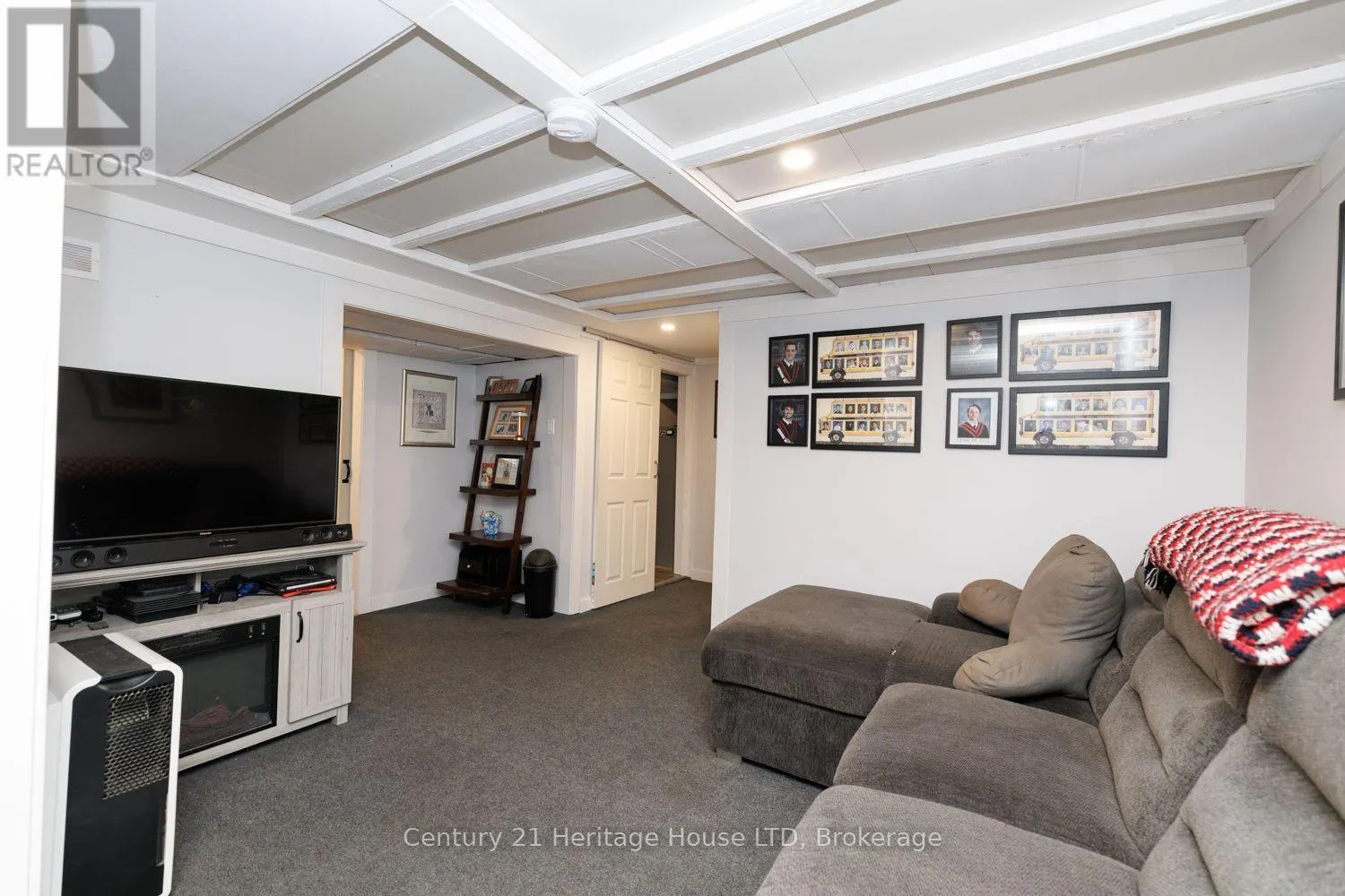 6 GREENOCK CIRCLE