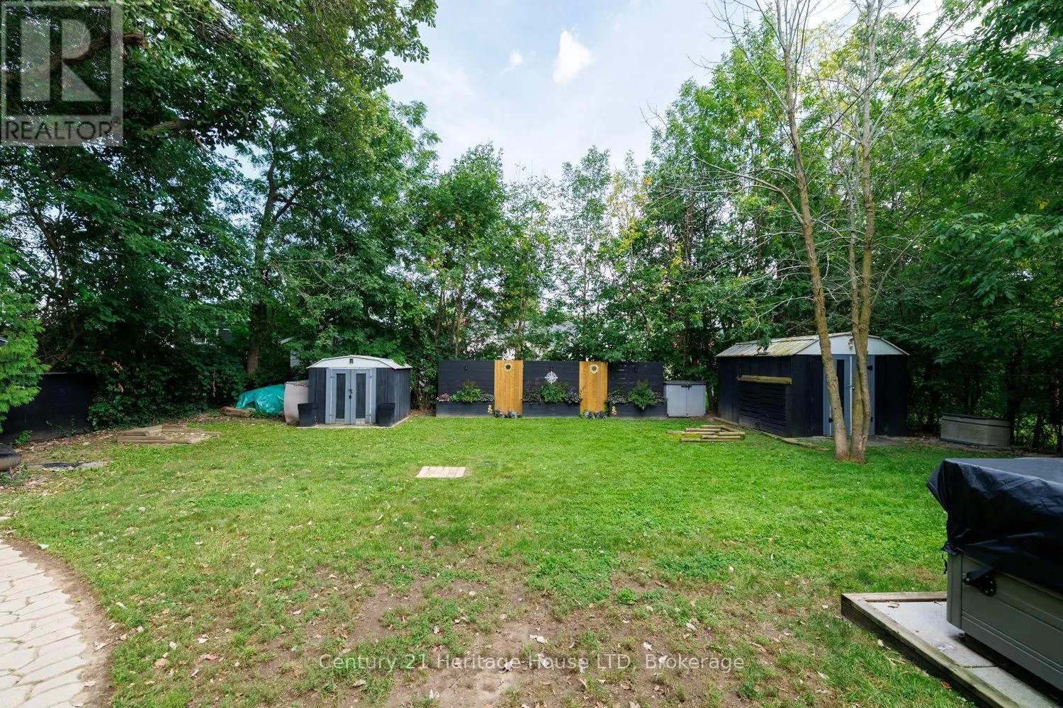 6 GREENOCK CIRCLE