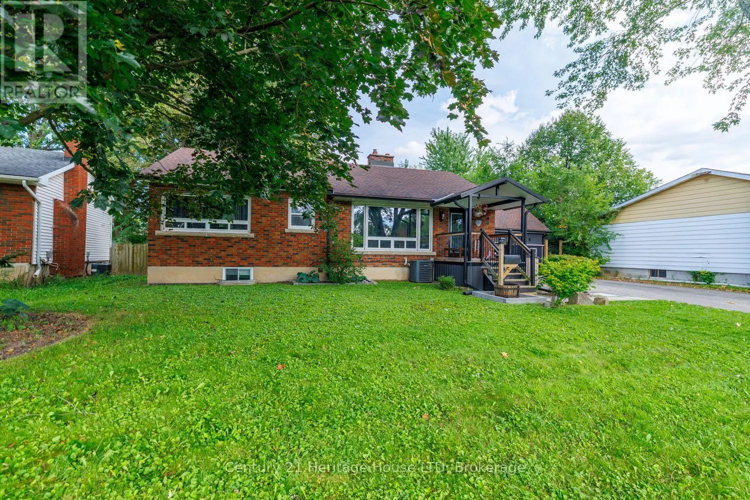 6 GREENOCK CIRCLE