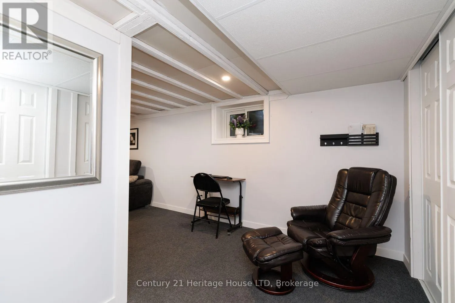 6 GREENOCK CIRCLE