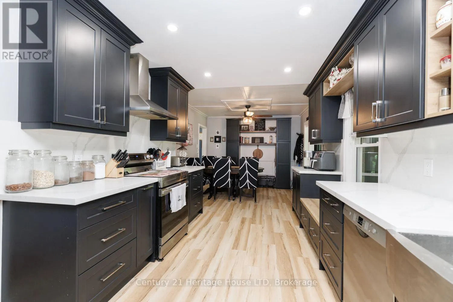 6 GREENOCK CIRCLE