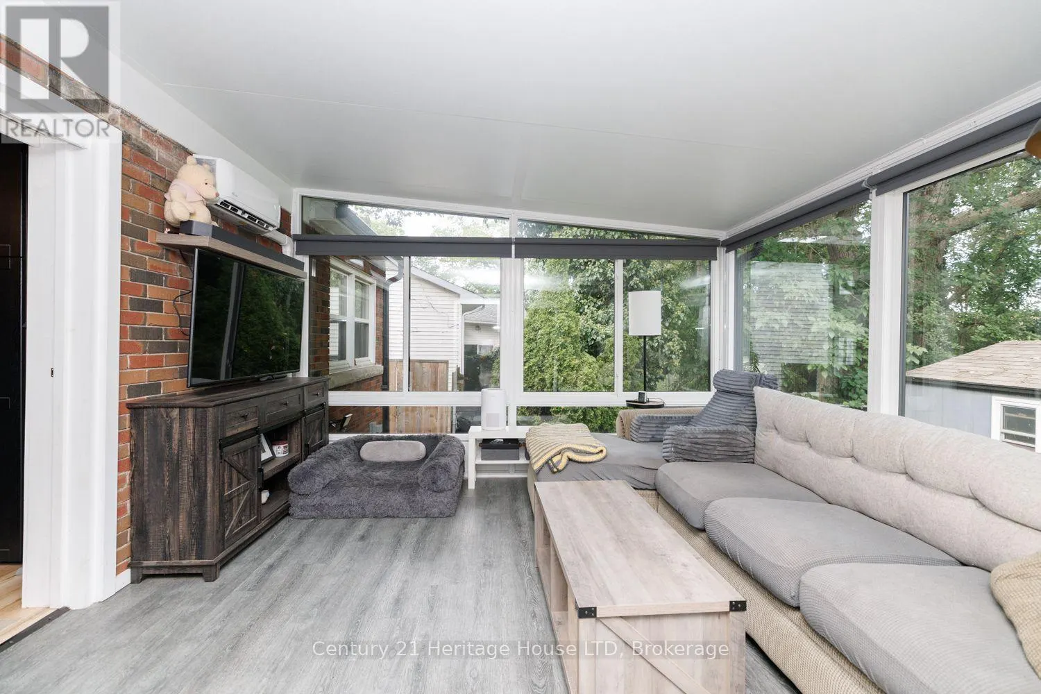 6 GREENOCK CIRCLE