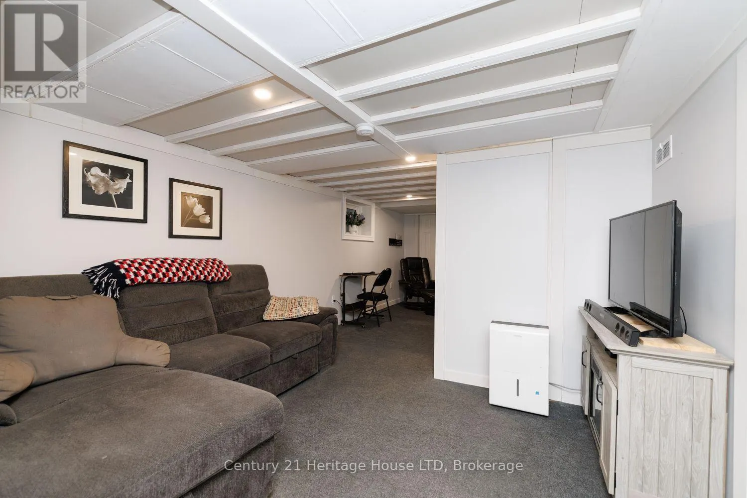 6 GREENOCK CIRCLE