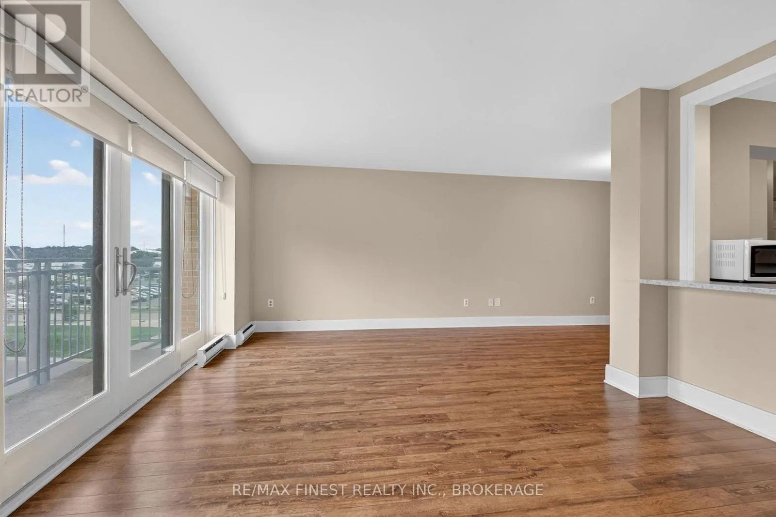 302 - 2 BAY STREET #302