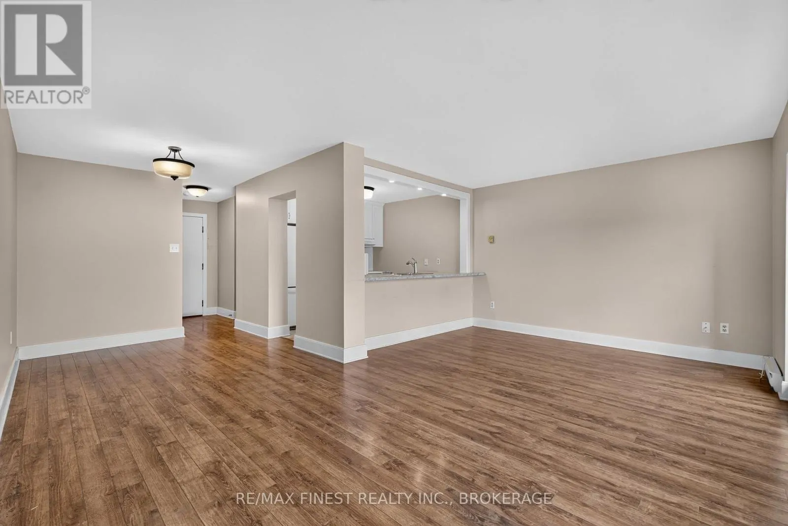 302 - 2 BAY STREET #302