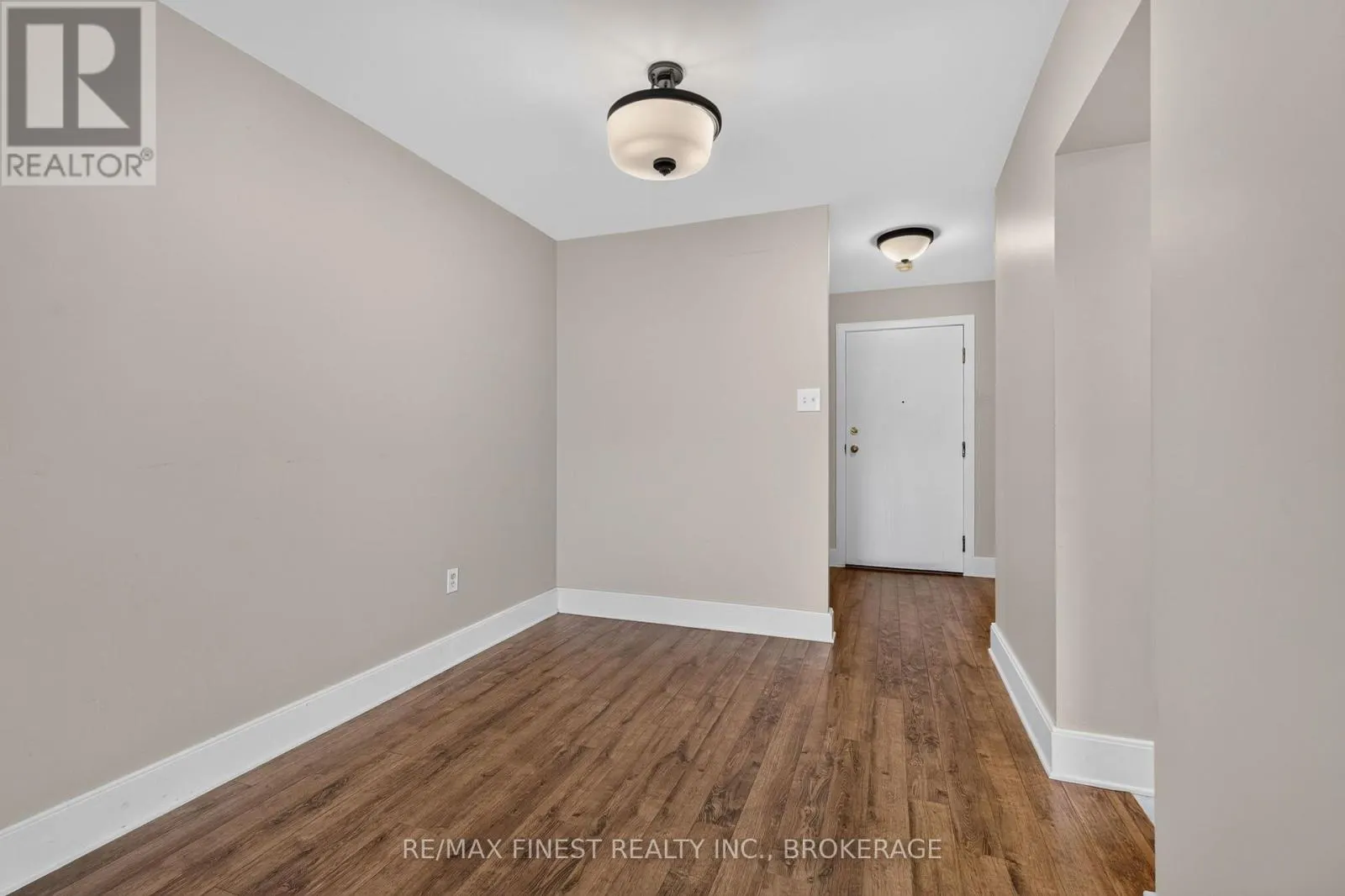 302 - 2 BAY STREET #302