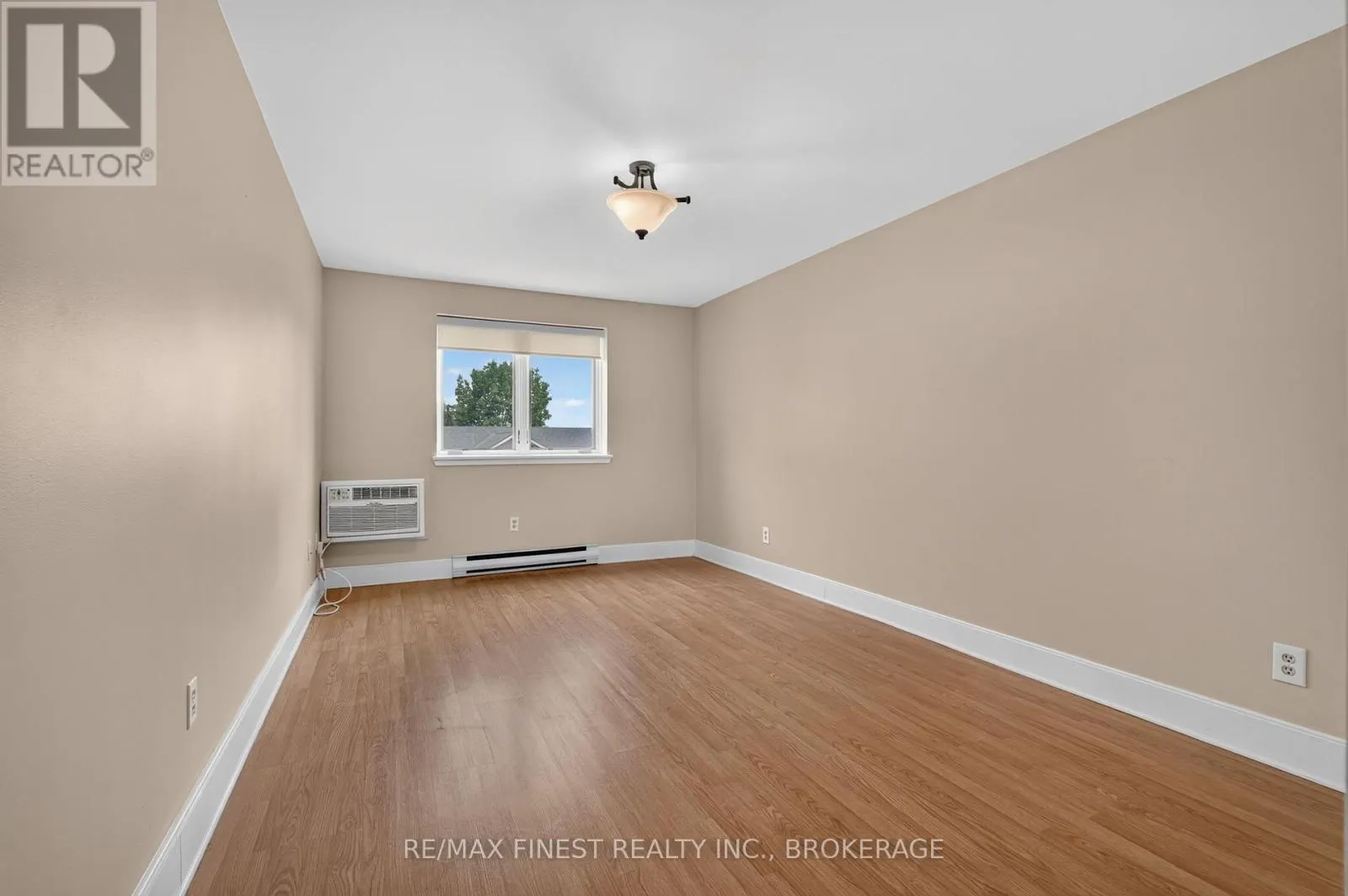 302 - 2 BAY STREET #302