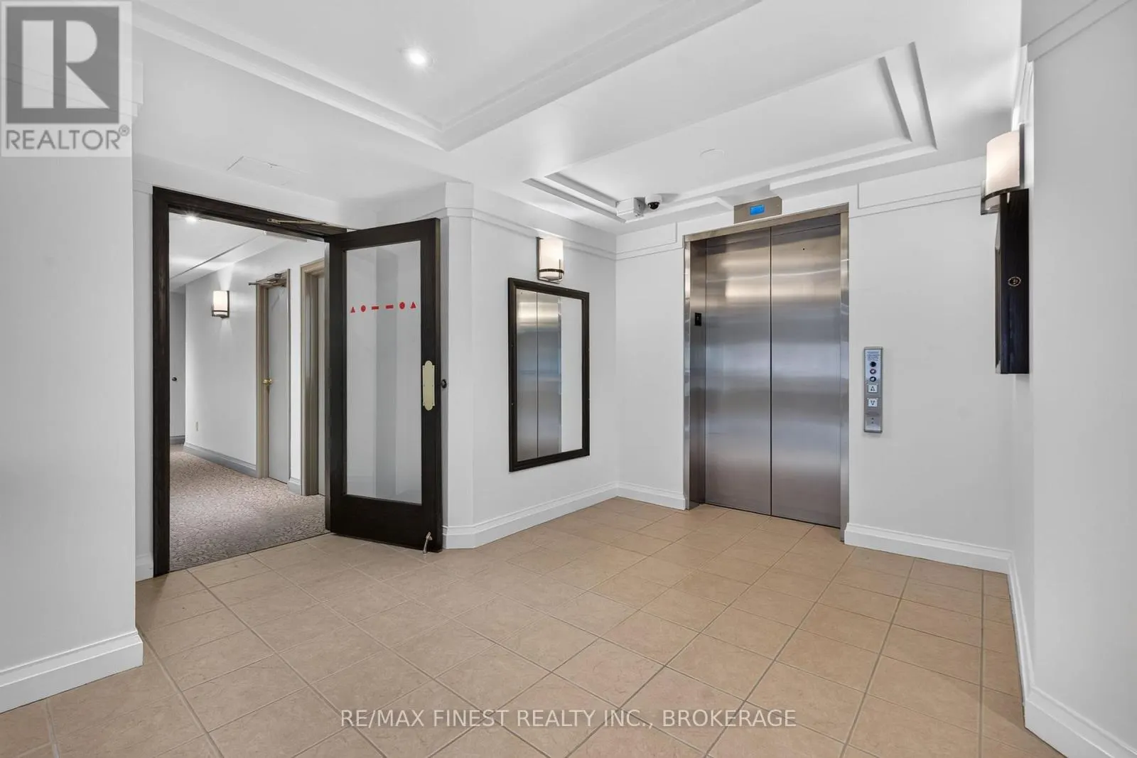 302 - 2 BAY STREET #302