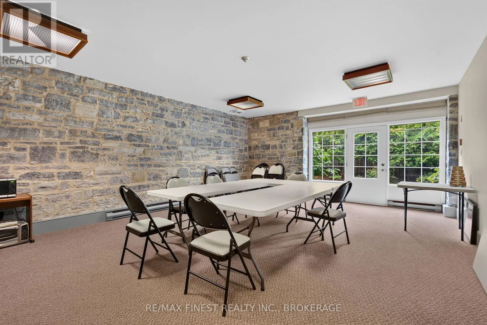 302 - 2 BAY STREET #302
