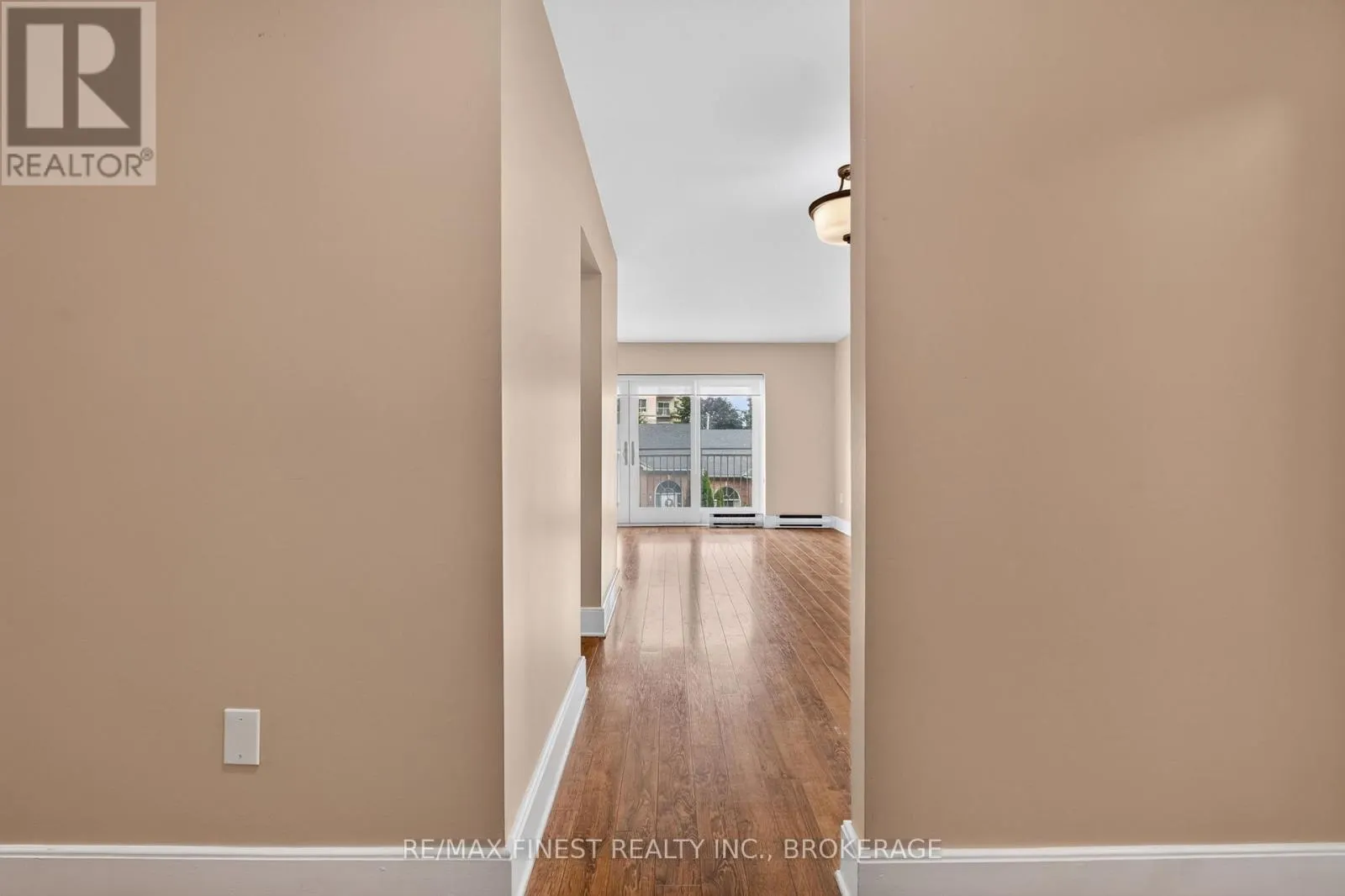302 - 2 BAY STREET #302