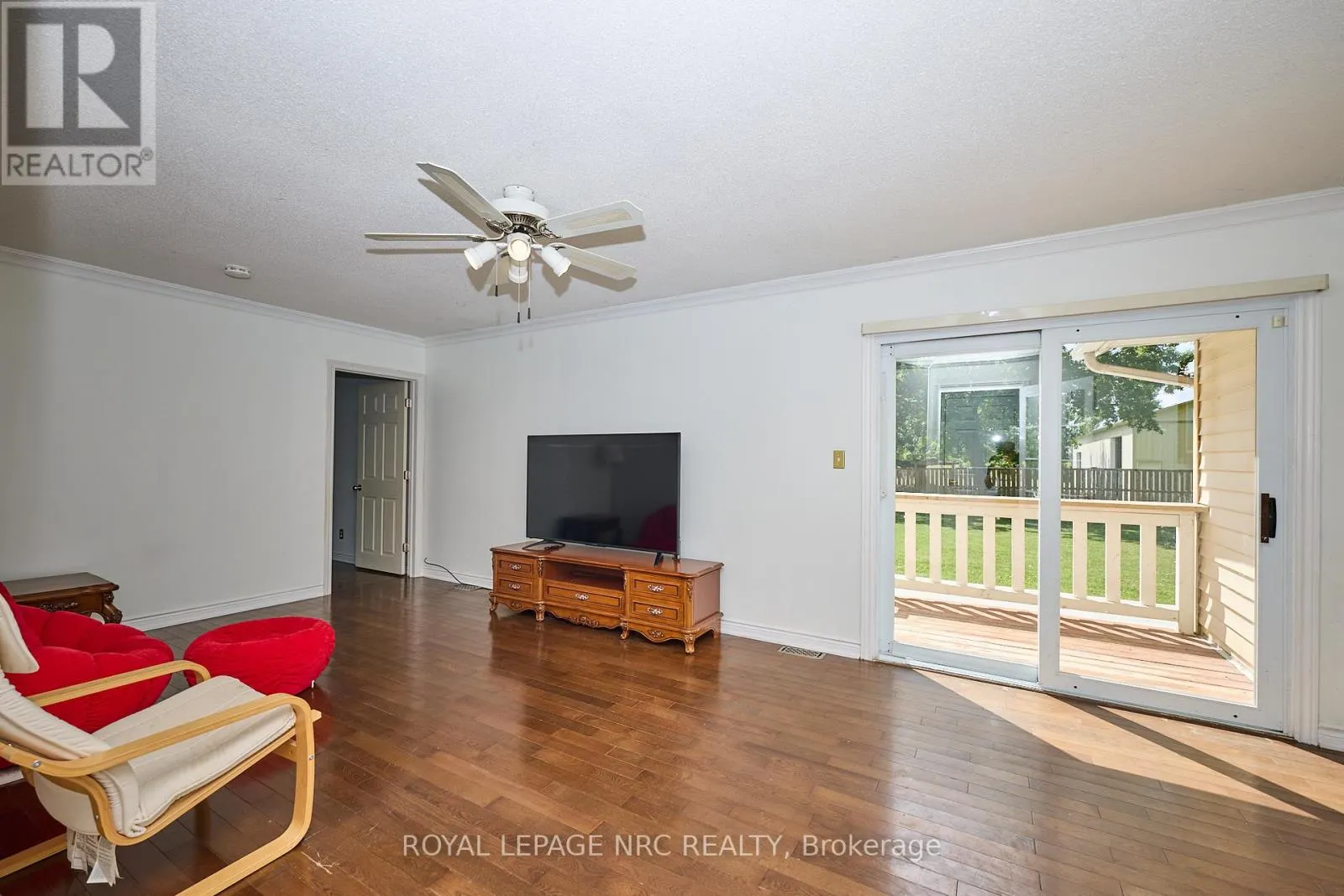 4040 LAKESHORE ROAD