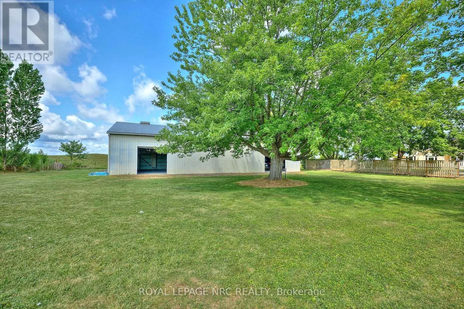 4040 LAKESHORE ROAD