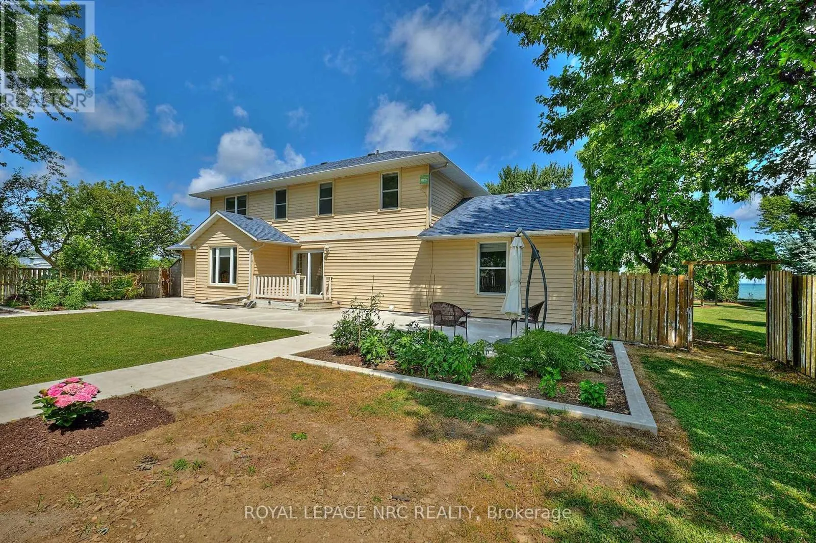4040 LAKESHORE ROAD