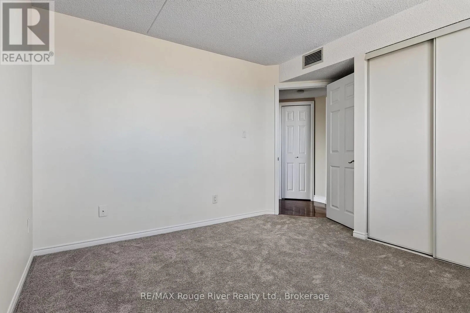 402 - 1 QUEEN STREET #402